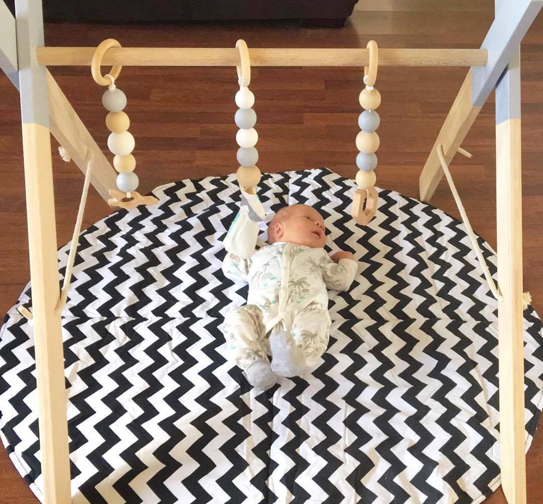 Ins decoration Nordic children's room fitness equipment newborn baby baby fitness frame Nordic wood crafts